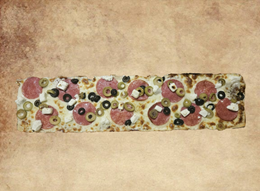 4. Zapiekanka z salami 
